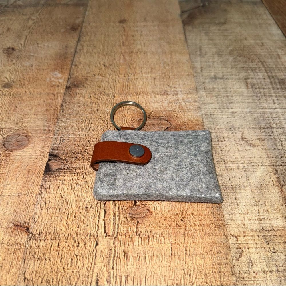 Graf Lantz Key Card Case - 100% Merino Wool - Picture 3 of 8